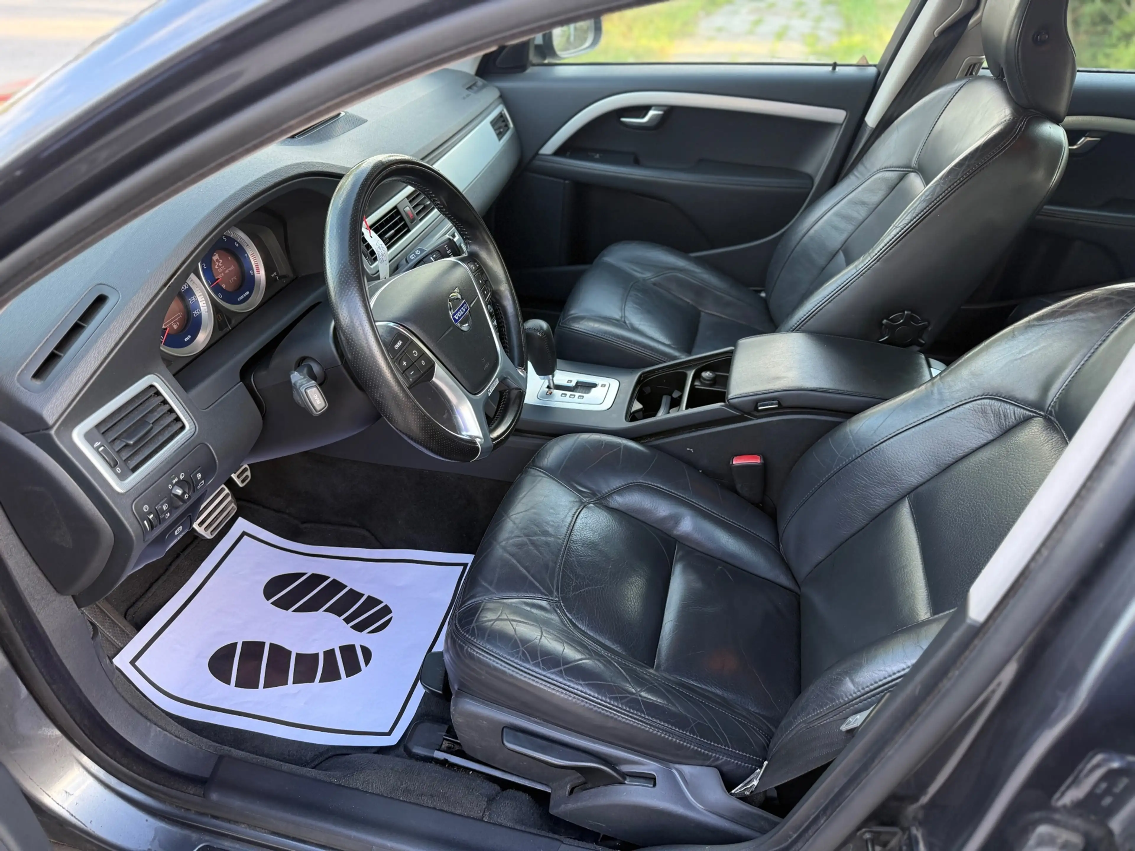 Volvo V70 2.0T R-Edition AUTOMAAT AIRCO CRUISE PDC TREKHAAK — photo 9