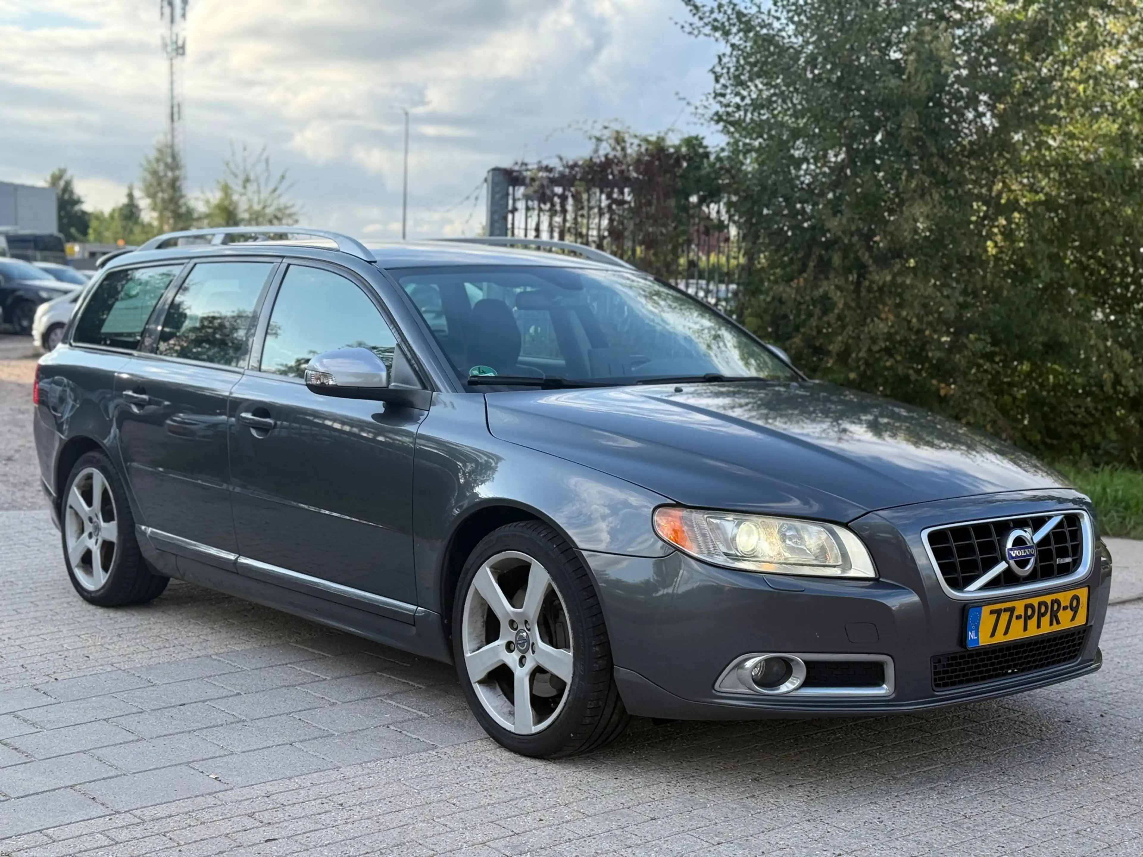 Volvo V70 2.0T R-Edition AUTOMAAT AIRCO CRUISE PDC TREKHAAK — photo 6