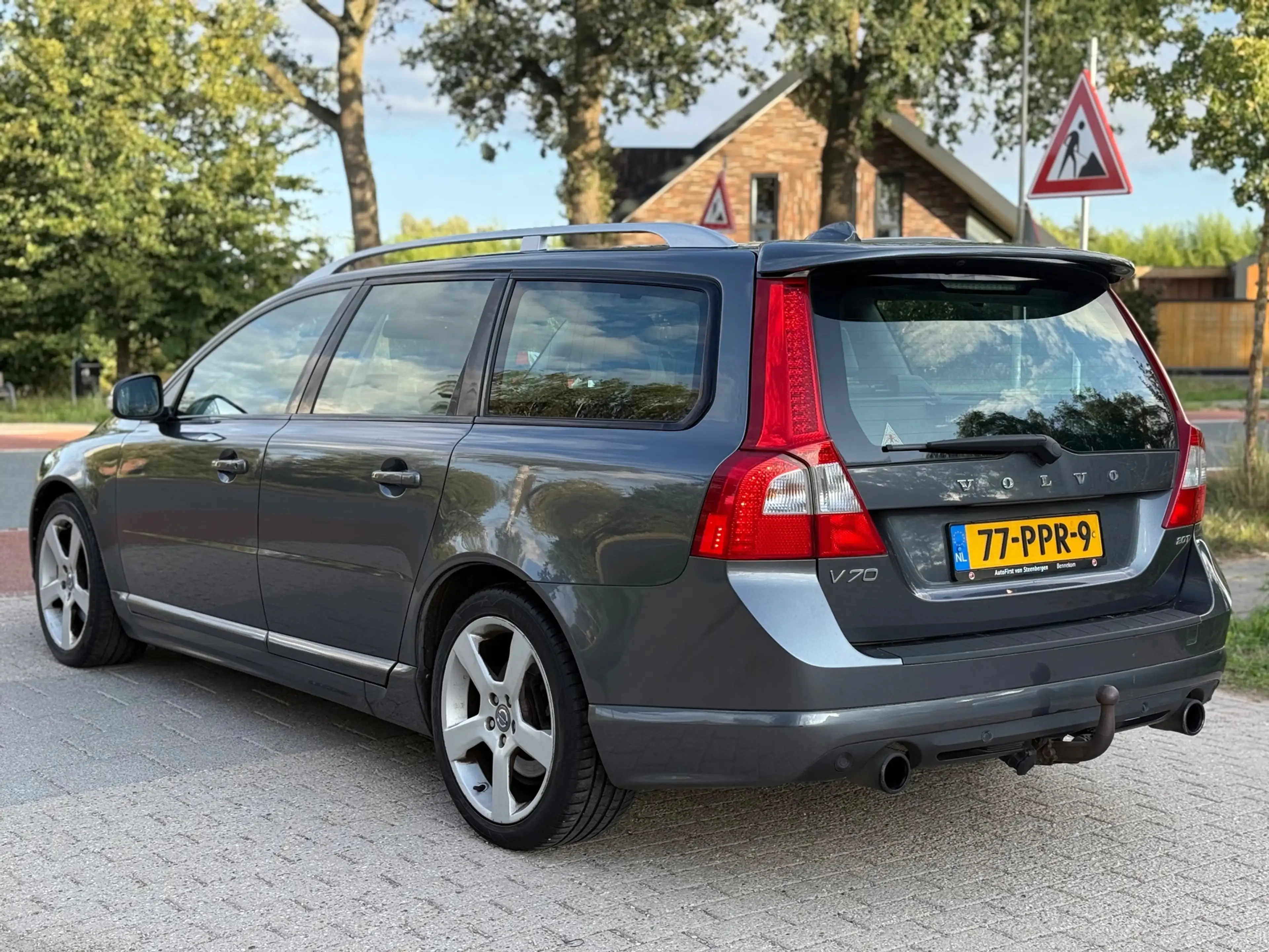 Volvo V70 2.0T R-Edition AUTOMAAT AIRCO CRUISE PDC TREKHAAK — photo 3