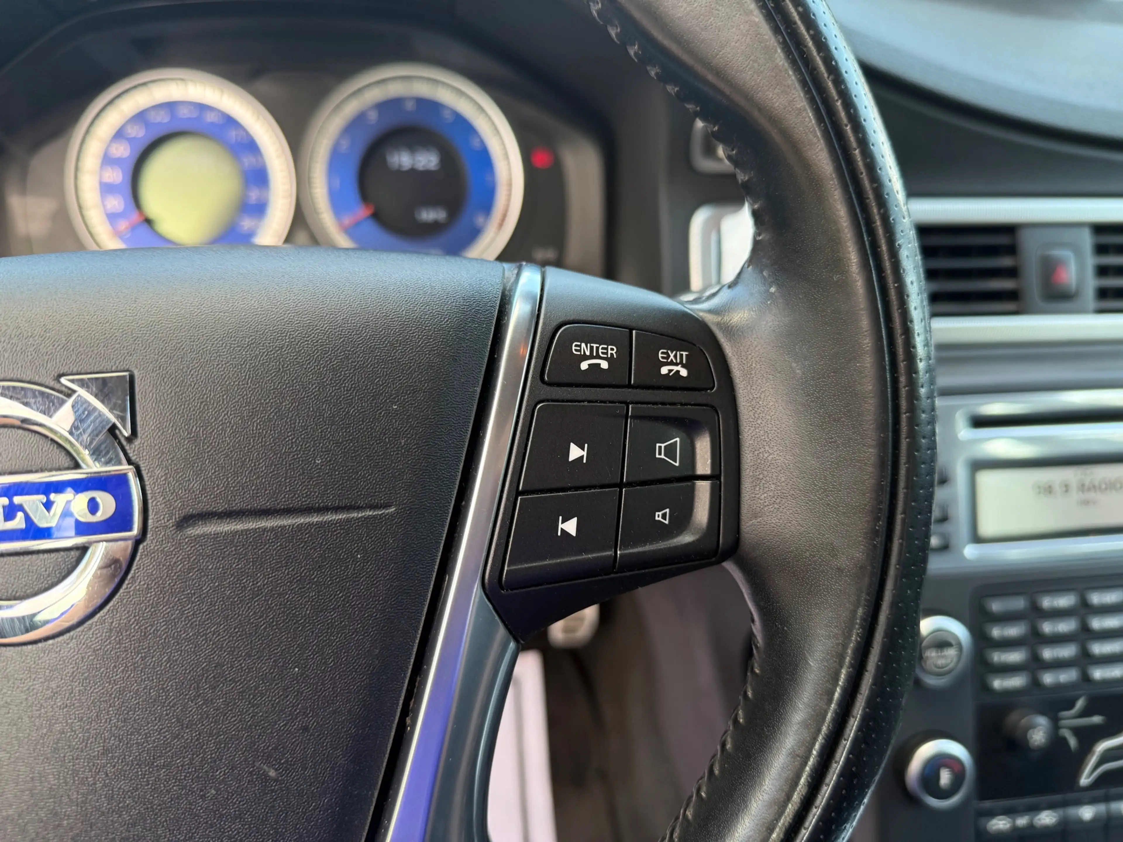 Volvo V70 2.0T R-Edition AUTOMAAT AIRCO CRUISE PDC TREKHAAK — photo 13