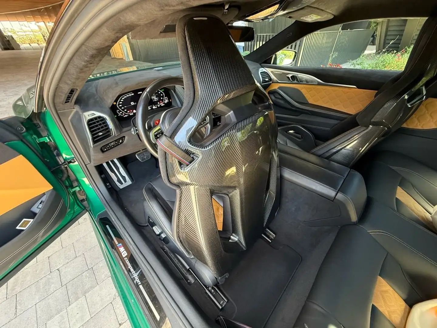 BMW M8 Competition Verde - 2