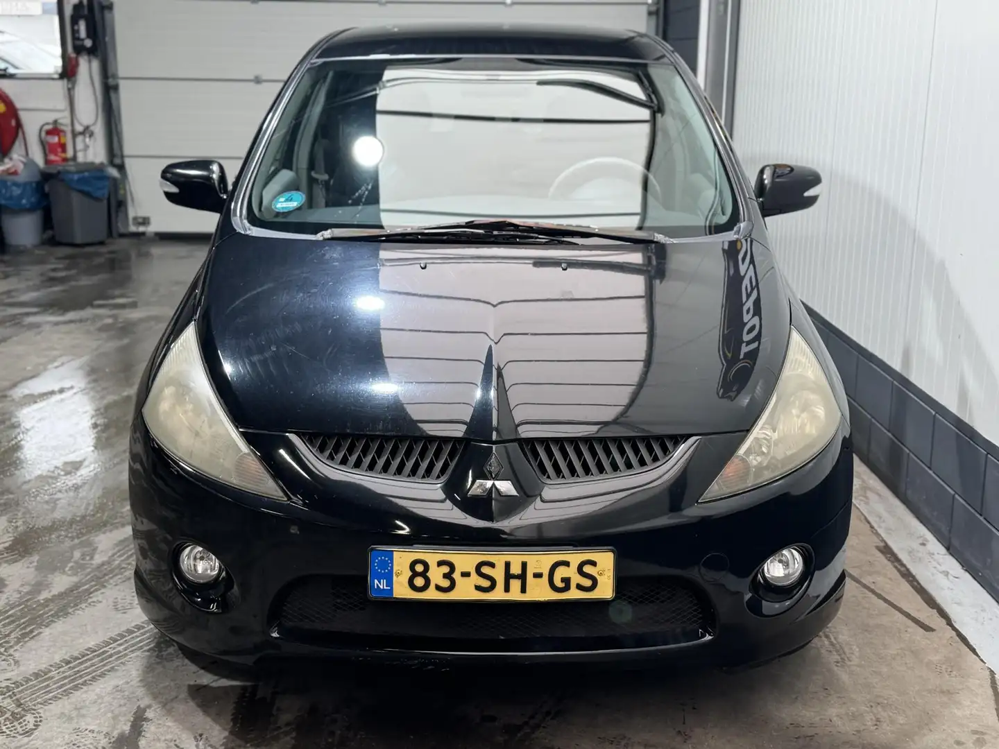 Mitsubishi Grandis 2.4-16V Intense Schwarz - 2