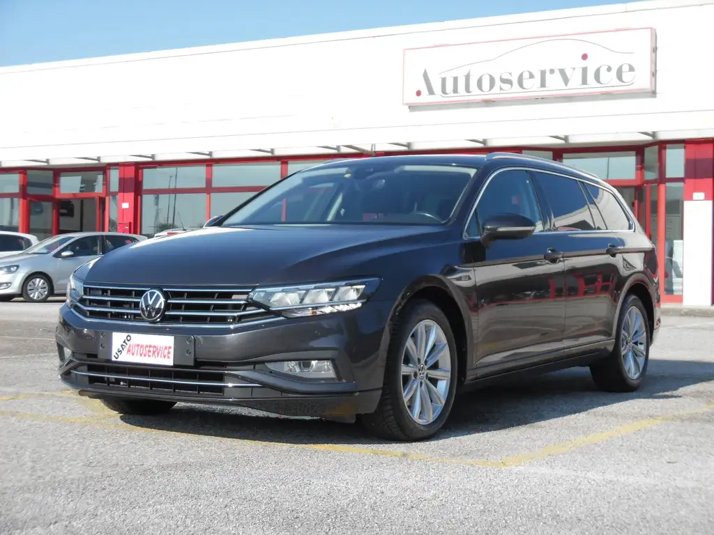 Volkswagen Passat Variant 2020 из Европы — купить под ключ