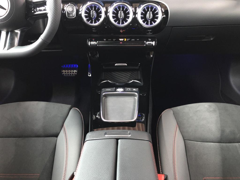 Mercedes-Benz A 180 AMG+MBUX+Night+Wide+Cam+LED+Navi+AUT+Keyl — photo 15