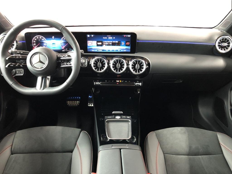 Mercedes-Benz A 180 AMG+MBUX+Night+Wide+Cam+LED+Navi+AUT+Keyl — photo 6