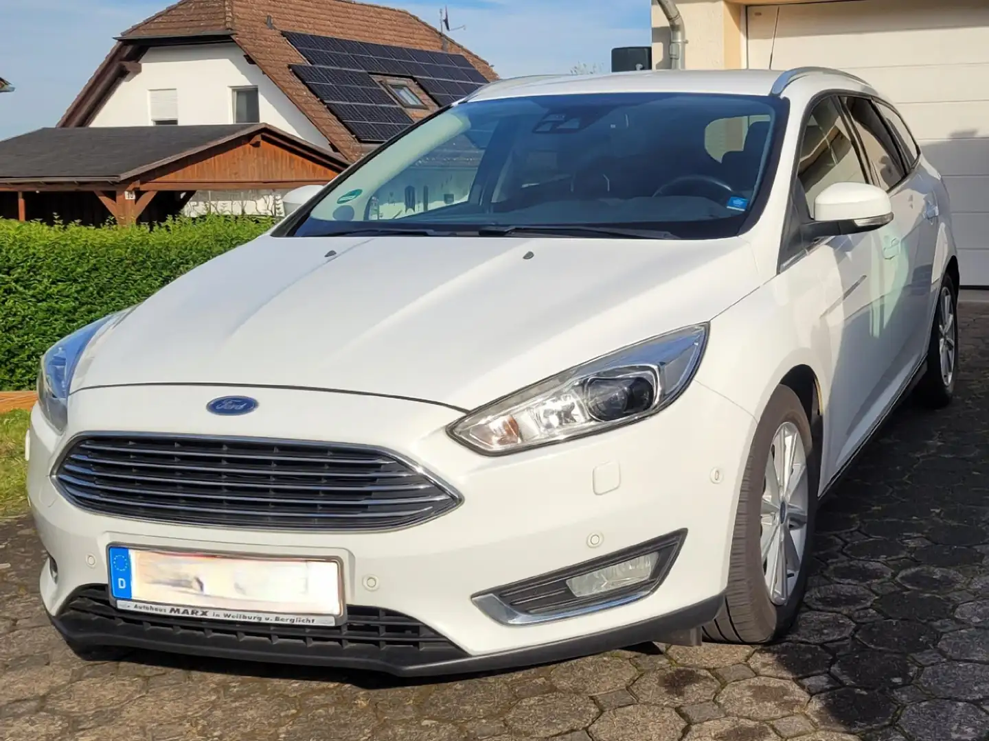 Ford Focus Focus Turnier 1.5 TDCi Titanium Weiß - 1