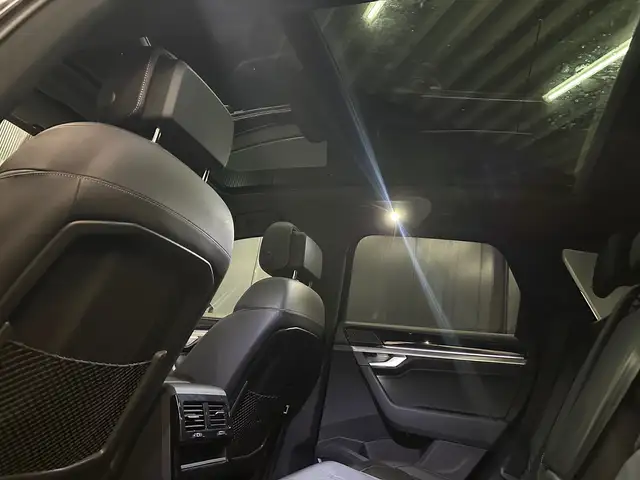 Volkswagen Touareg view 10