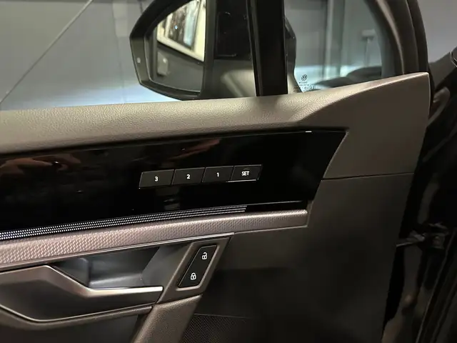 Volkswagen Touareg view 15
