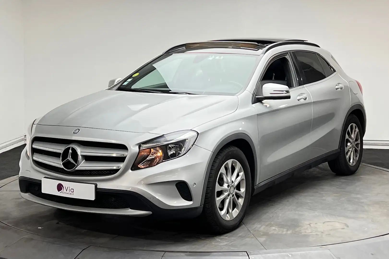 Mercedes-Benz GLA 200 200 d Inspiration 7-G DCT A - Toit Ouvrant - Suivi Complet Grau - 1