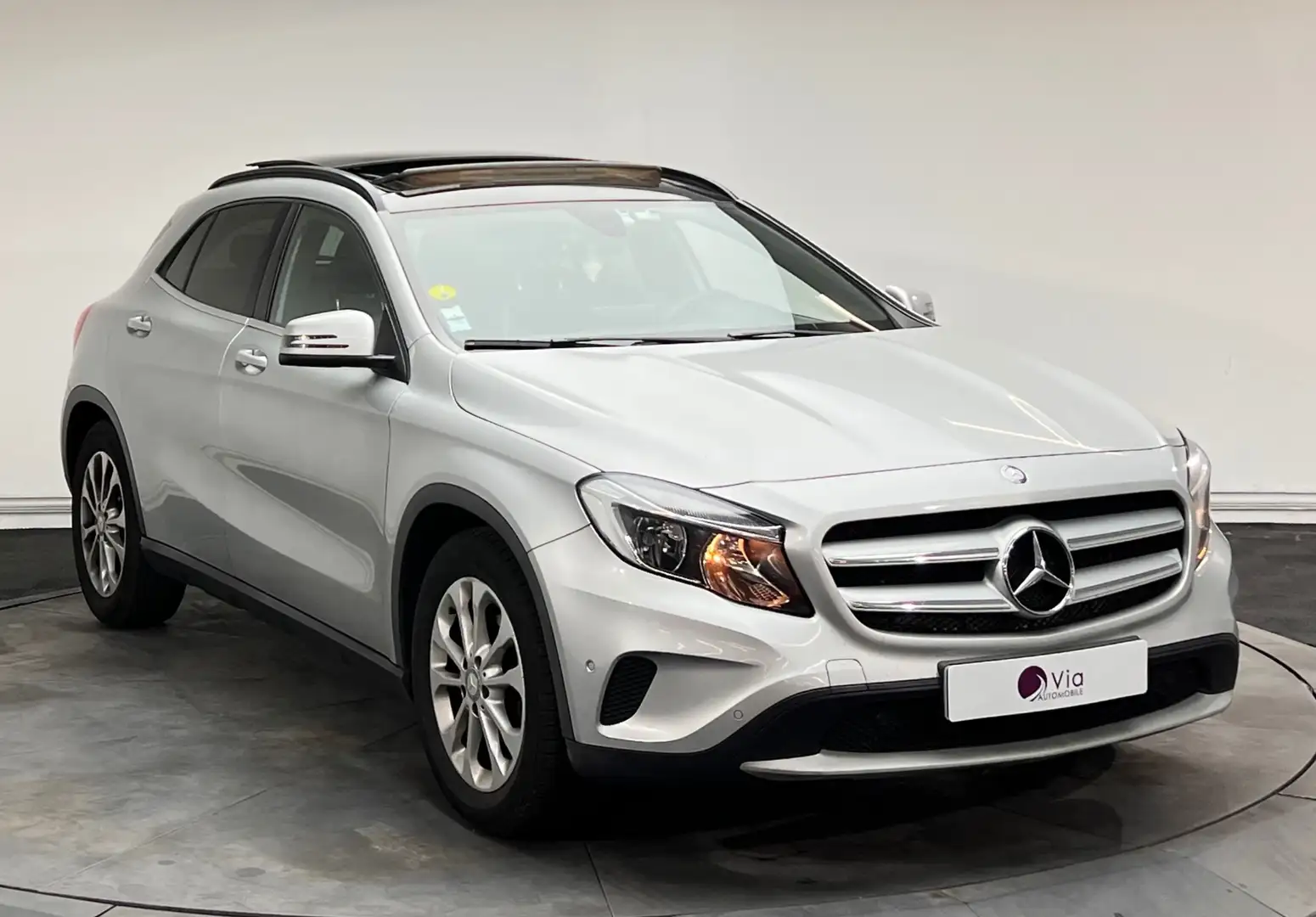 Mercedes-Benz GLA 200 200 d Inspiration 7-G DCT A - Toit Ouvrant - Suivi Complet Gris - 2