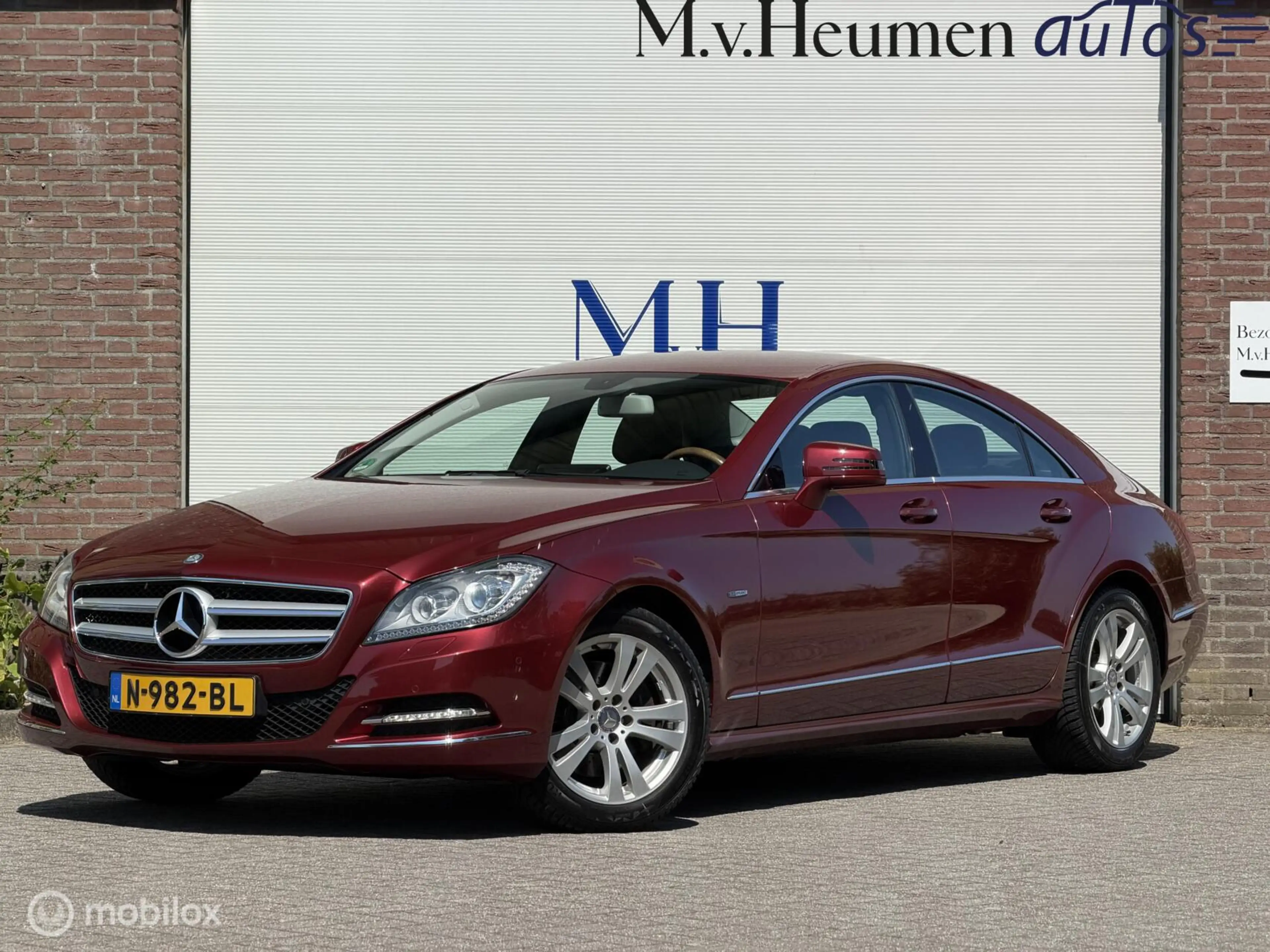 Mercedes-Benz CLS 350 Youngtimer Perfect onderhouden Camera