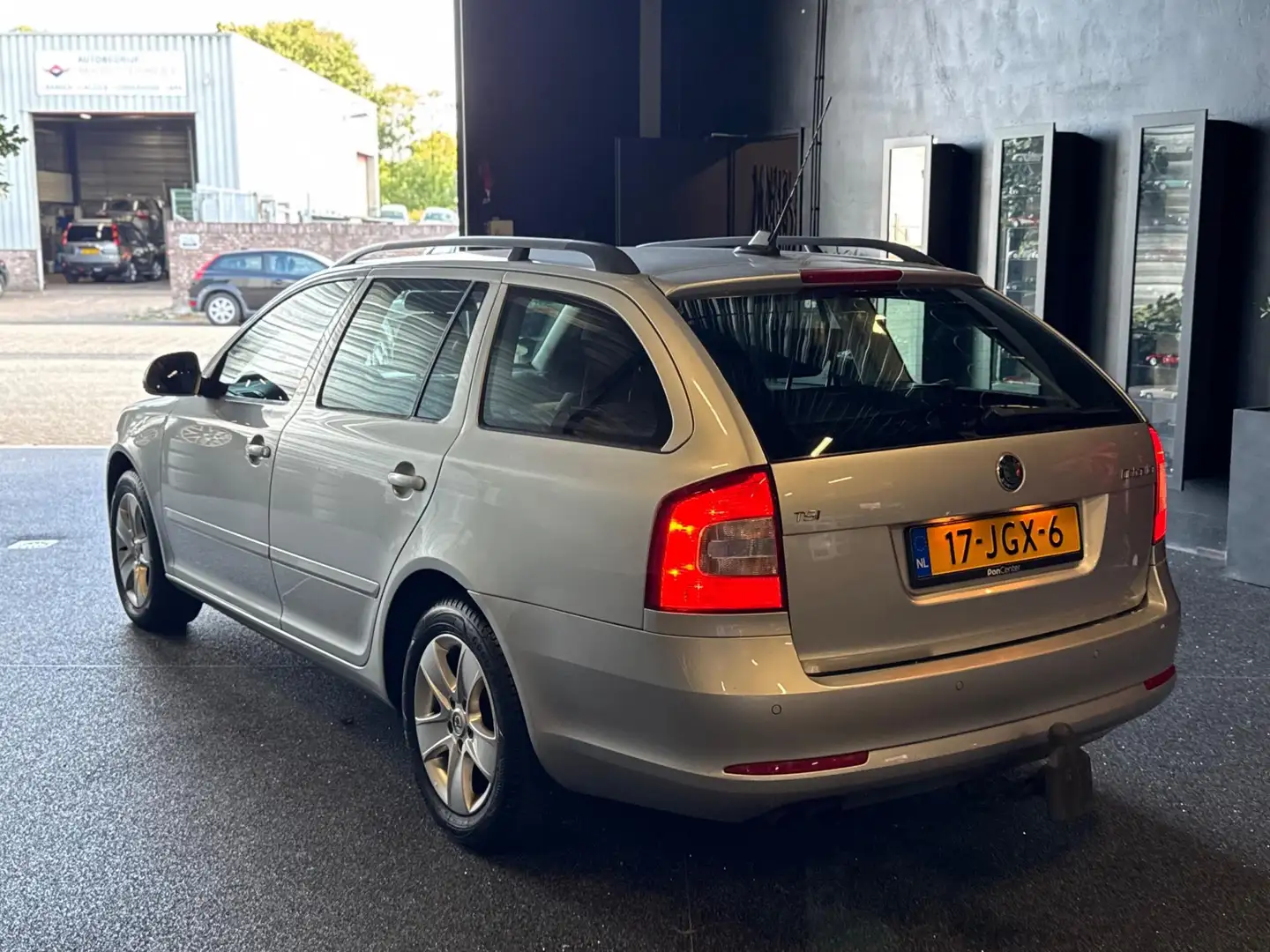 Skoda Octavia Combi 1.8 TSI Ambition Business Line 1e Eig | Crui Grijs - 2