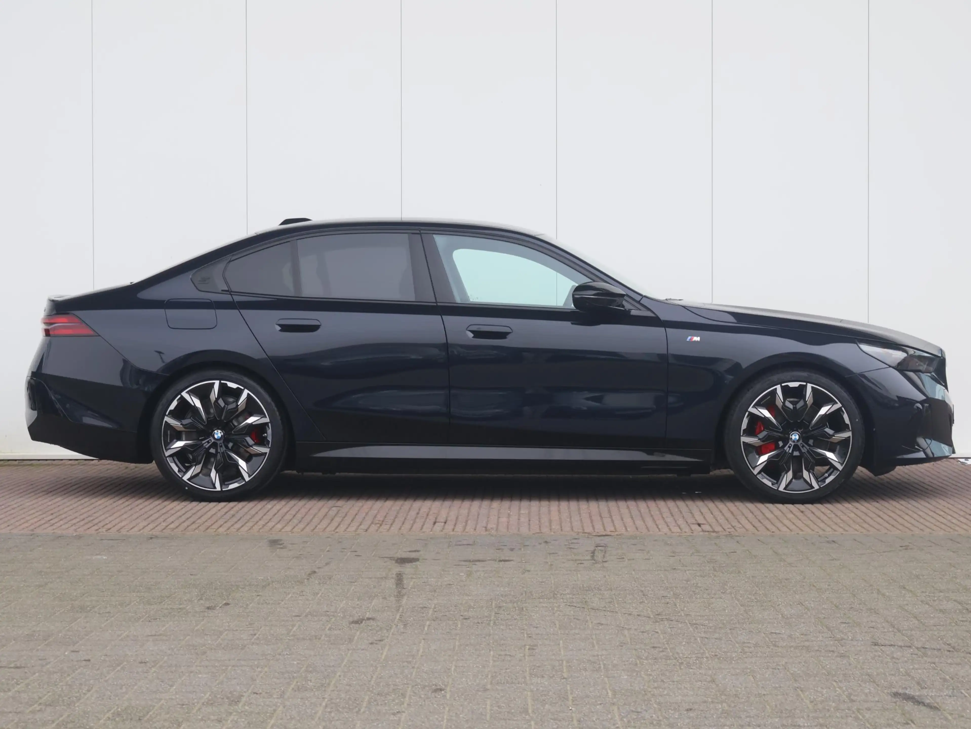 BMW i5 M60 xDrive | Sportpakket Pro | Equipment Pack Pro — photo 4