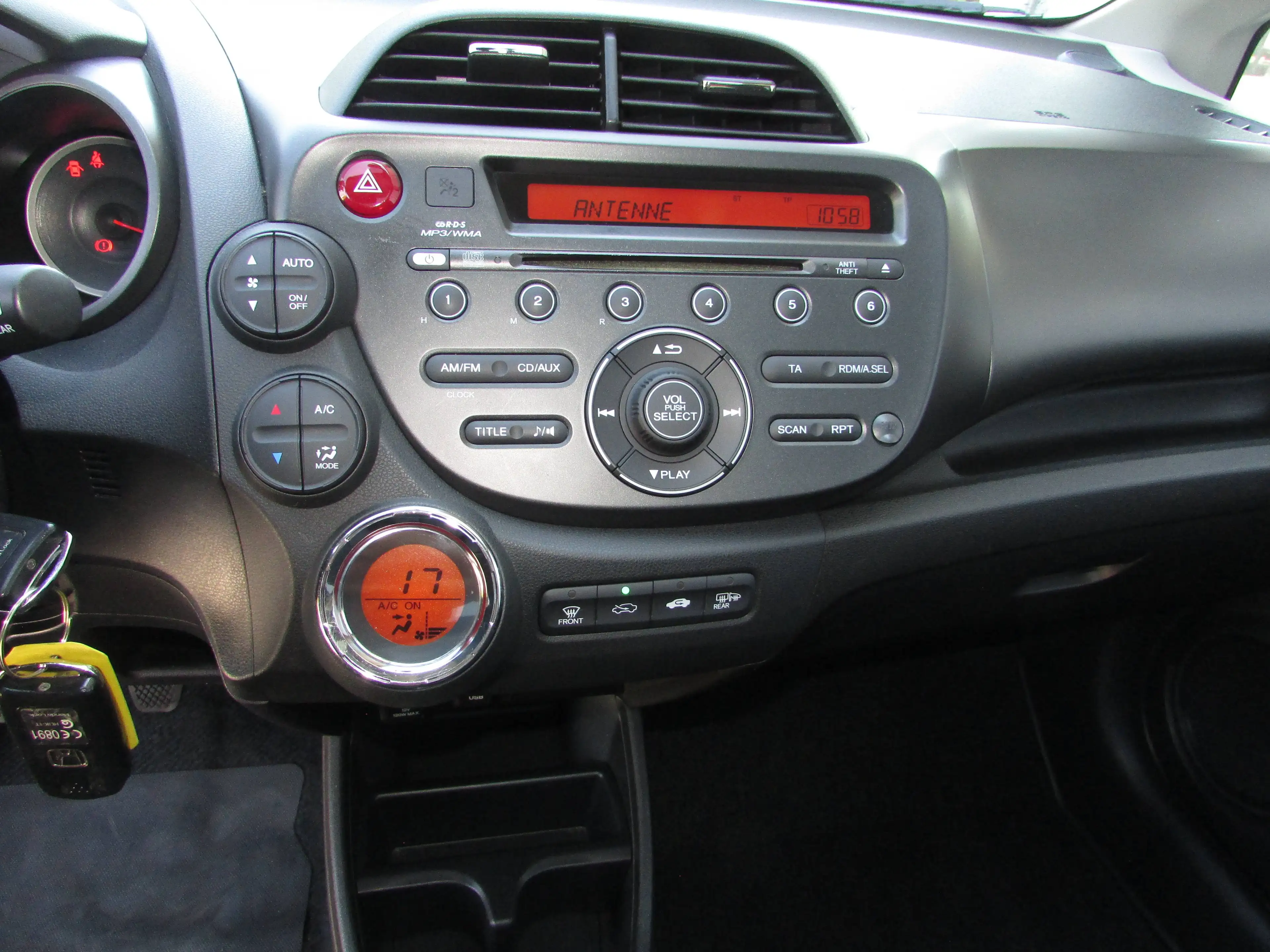 Honda Jazz 1.4 Elegance, AHK CD, USB, MP3, i-MID, Tempomat, AUX-IN — photo 12