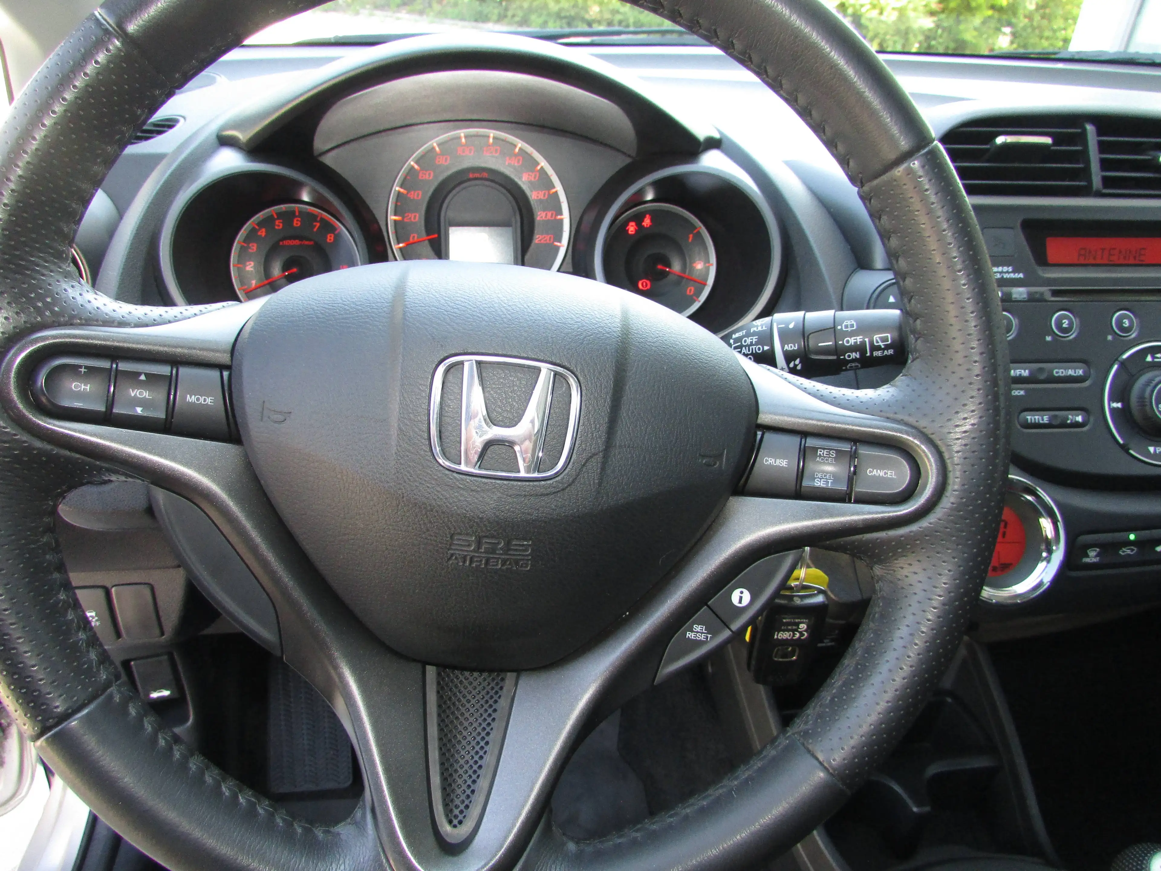 Honda Jazz 1.4 Elegance, AHK CD, USB, MP3, i-MID, Tempomat, AUX-IN — photo 13