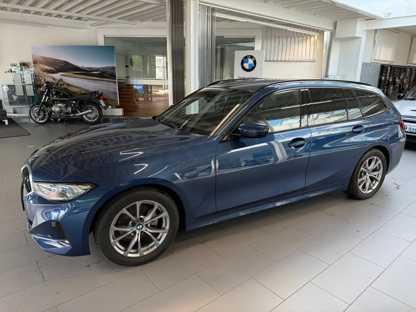 BMW 320 320d Touring Aut. - 2