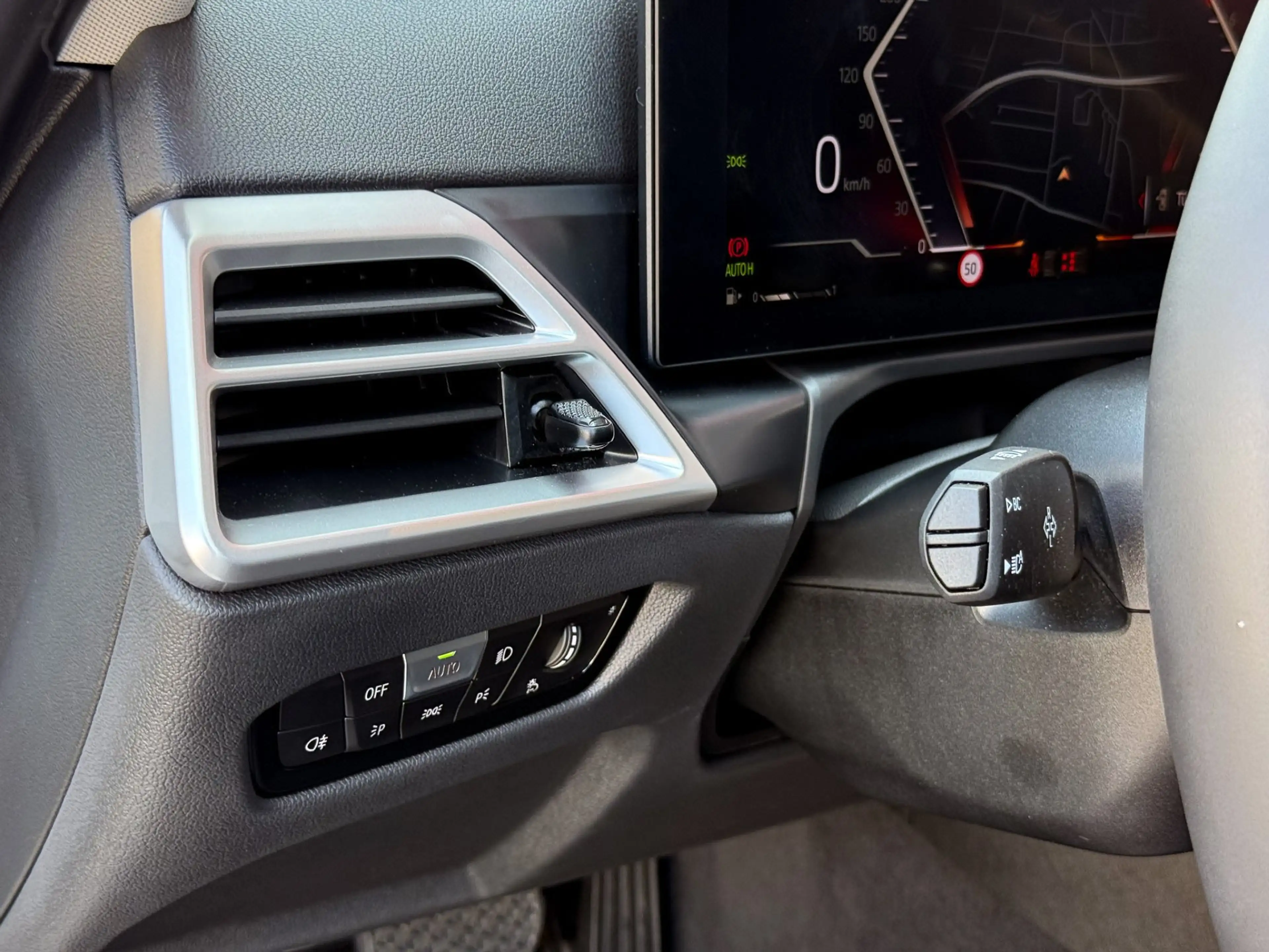 BMW 318 i — photo 11
