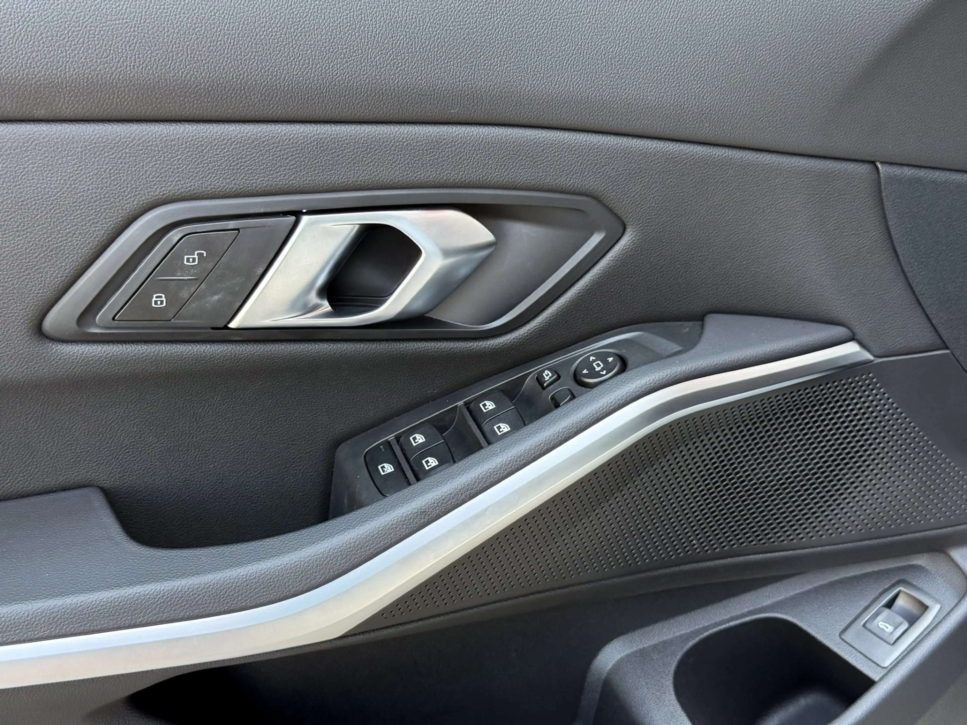 BMW 318 i — photo 12