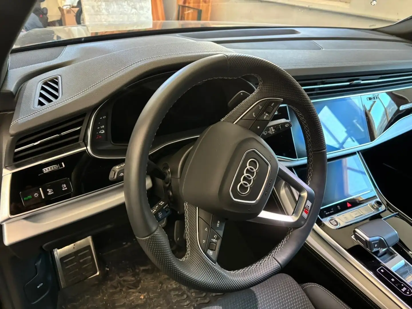 Audi Q8 Q8 55 TFSI e PHEV quattro Schwarz - 2
