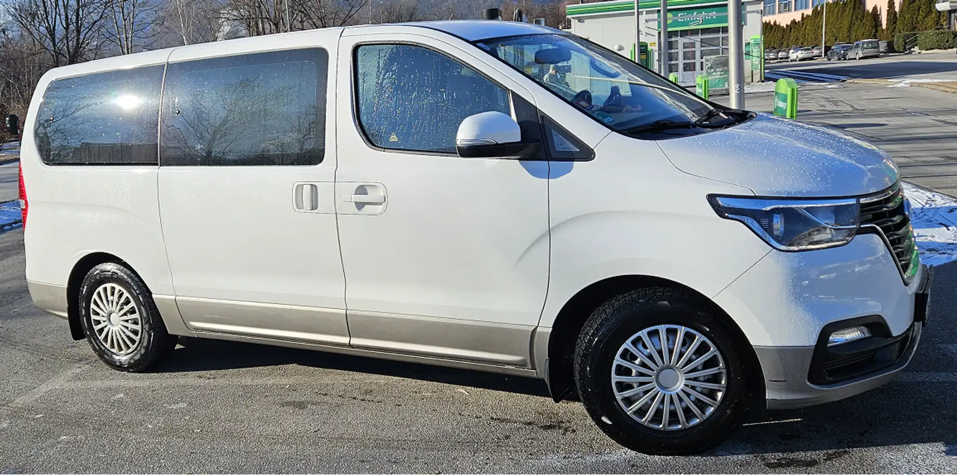 Hyundai Starex Starex 2,5 CRDi Level 2 Level 2 Weiß - 1