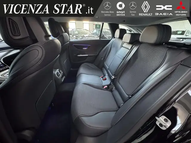 Mercedes-Benz C-Class view 6