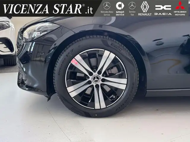 Mercedes-Benz C-Class view 3