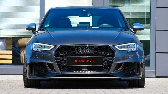 Audi RS3 Sportback 2.5 TFSI quattro 2 JAHREN GARANTIE