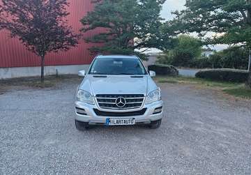 M/ML 350 CDI 4Matic Très Bon Etat...