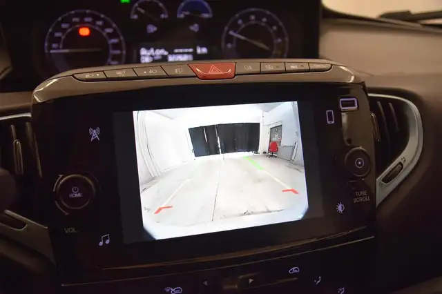 Lancia Ypsilon view 9