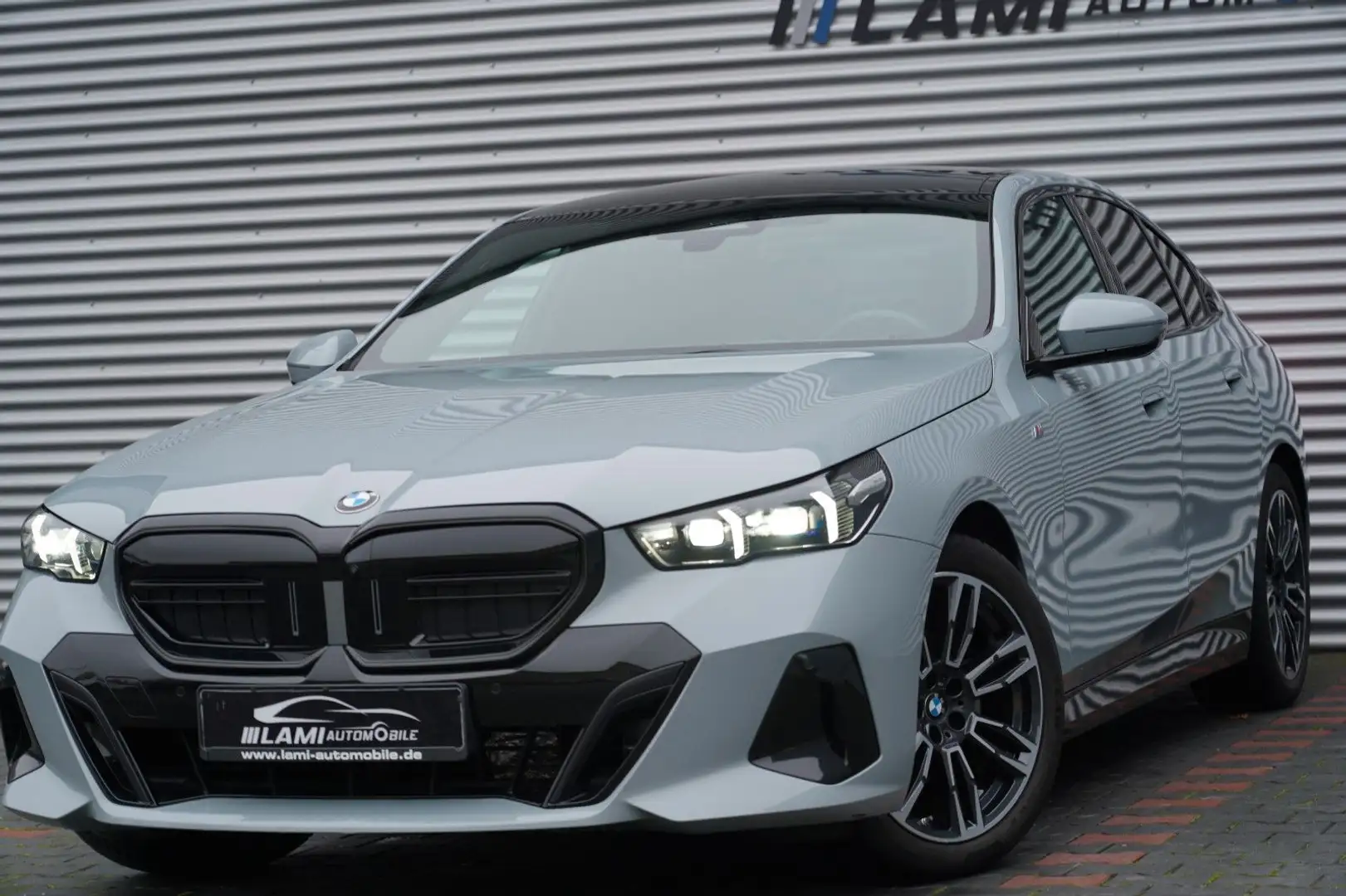 BMW 520 i M Sport PANO H&K CARBON 360 HUD KEYLESS Gris - 1