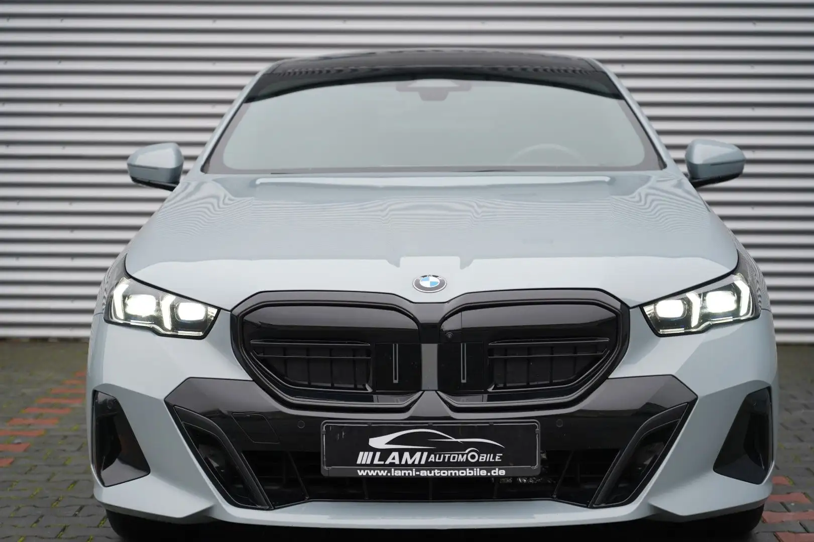 BMW 520 i M Sport PANO H&K CARBON 360 HUD KEYLESS Gris - 2