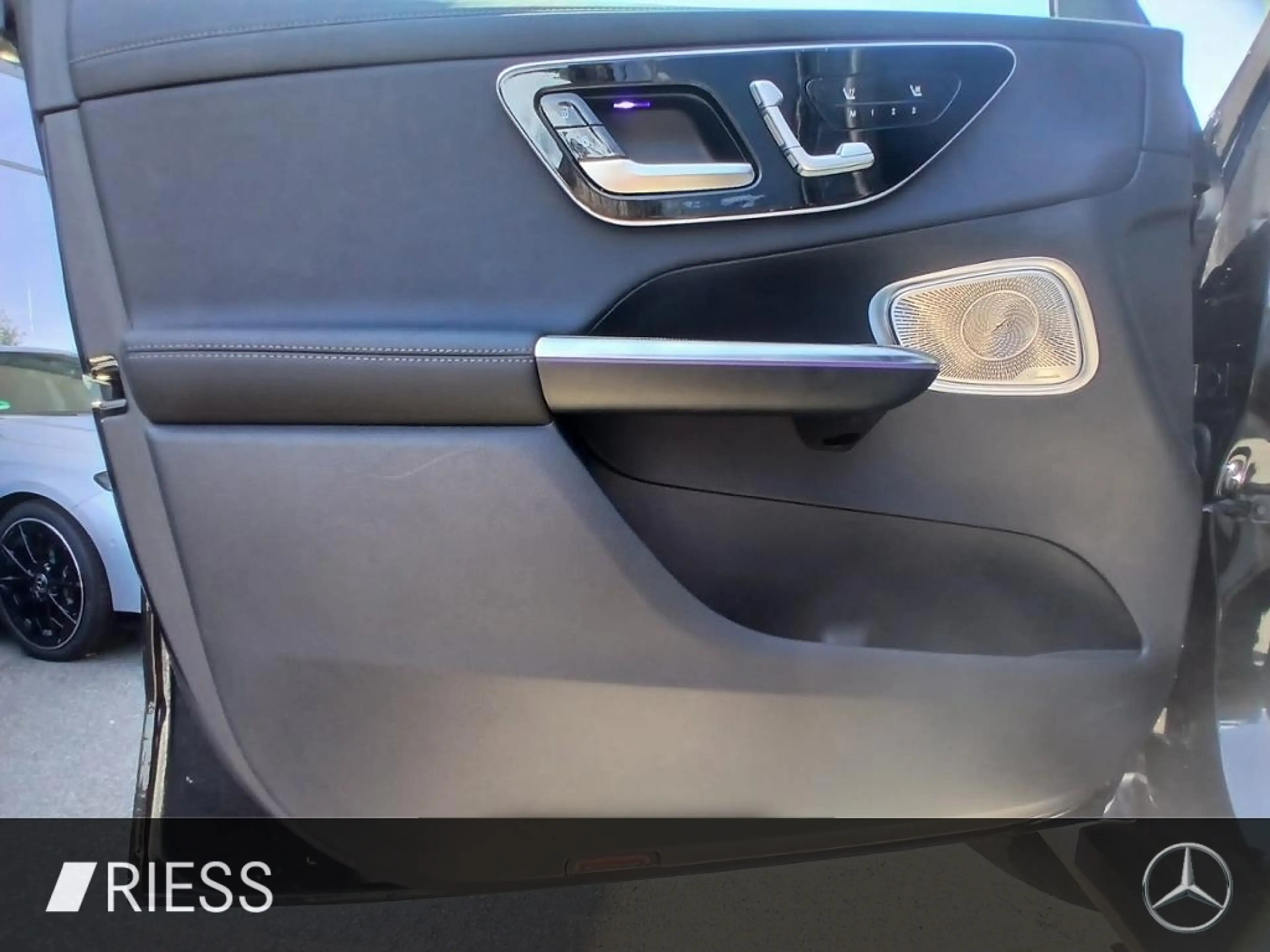 Mercedes-Benz GLC 450 d 4M AMG+PANO+AHK+AIRMATIC+HA LENK+HUD+KEYL — photo 4