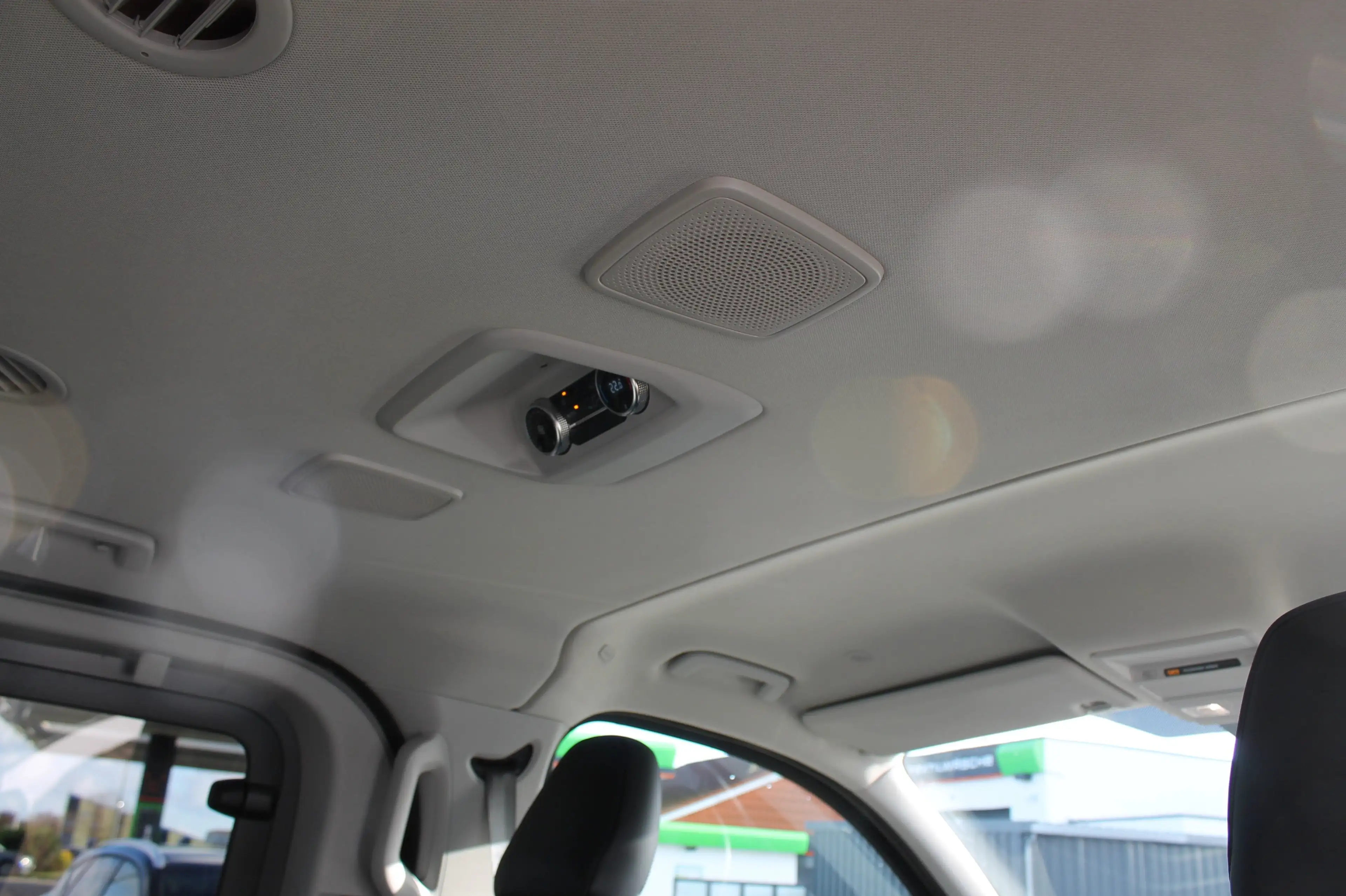 Ford Tourneo CUSTOM Titanium X — photo 11