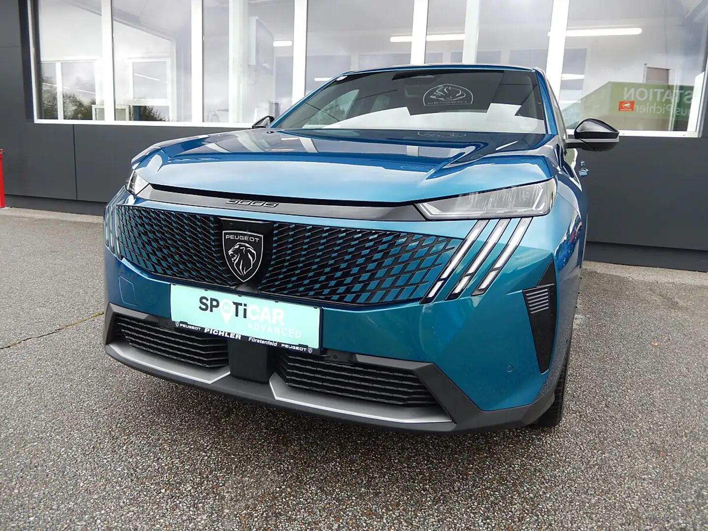 Peugeot 3008 Hybrid 136 E-DCS6 Allure Aut. Blau - 1