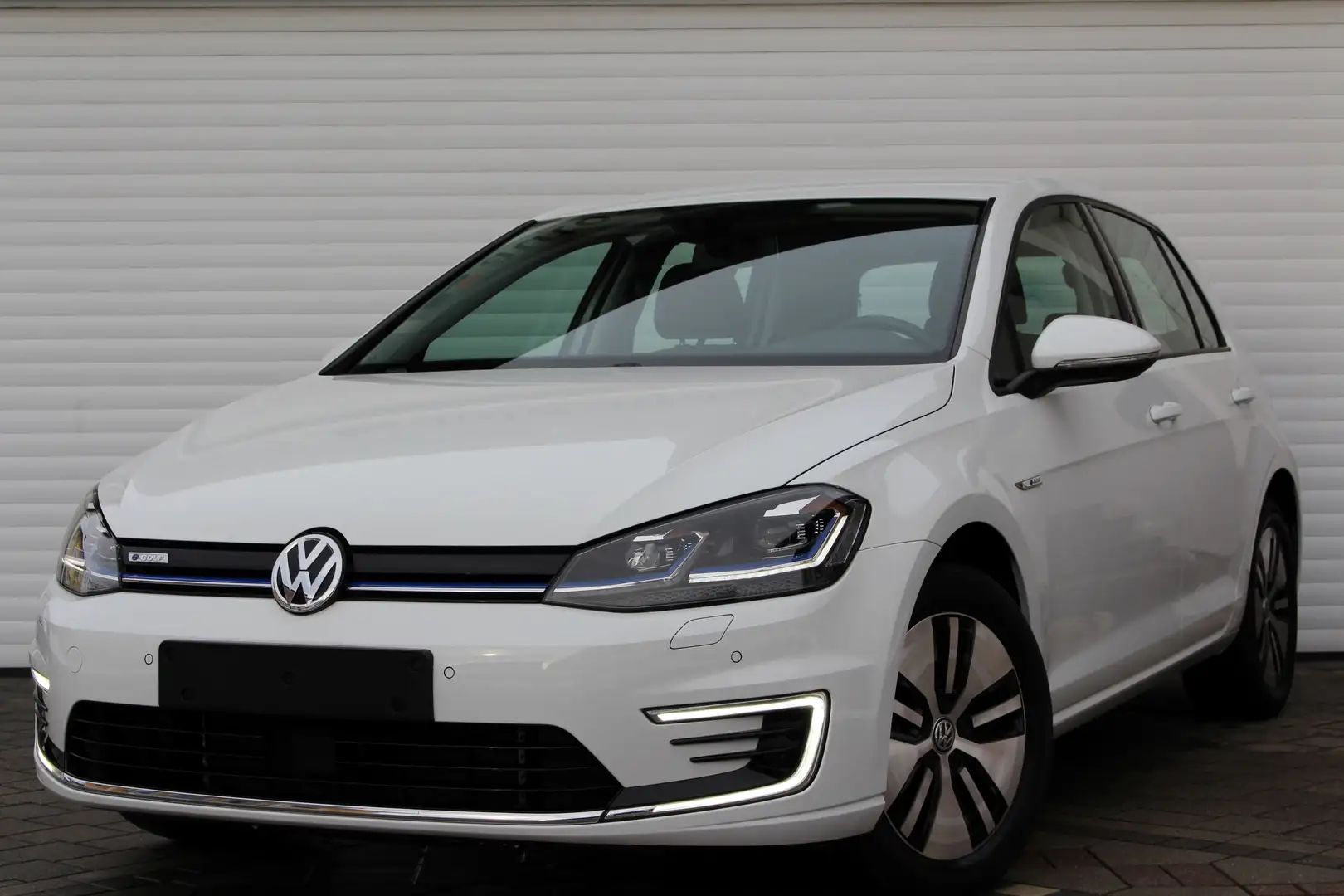 Volkswagen e-Golf COMFORTLINE 100KW*CCS-16"-ALU-NAVI-LED-APP_CONNECT Beyaz - 1