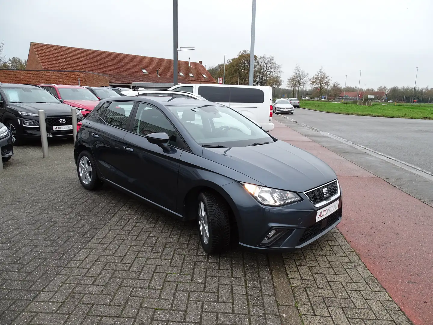 SEAT Ibiza Ibiza 1.0 MPI STYLE 5D Gris - 2