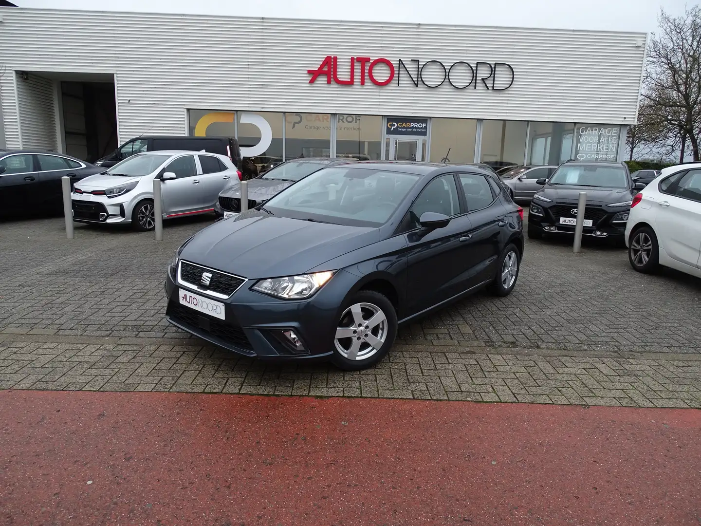 SEAT Ibiza Ibiza 1.0 MPI STYLE 5D Gris - 1