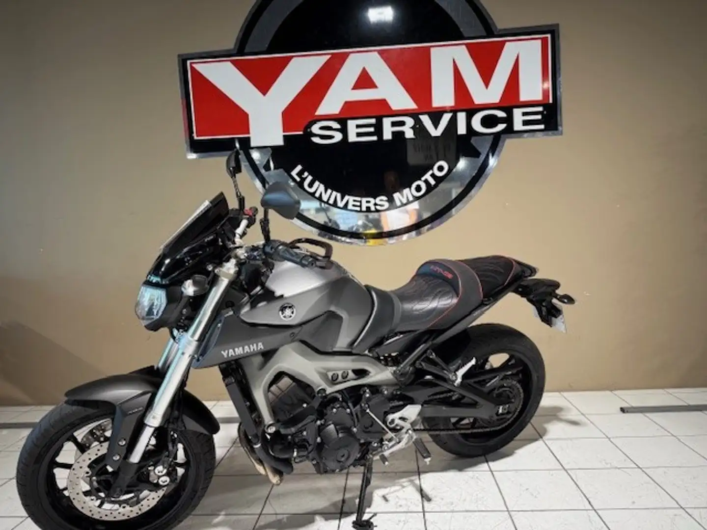 Yamaha MT-09 Noir - 1