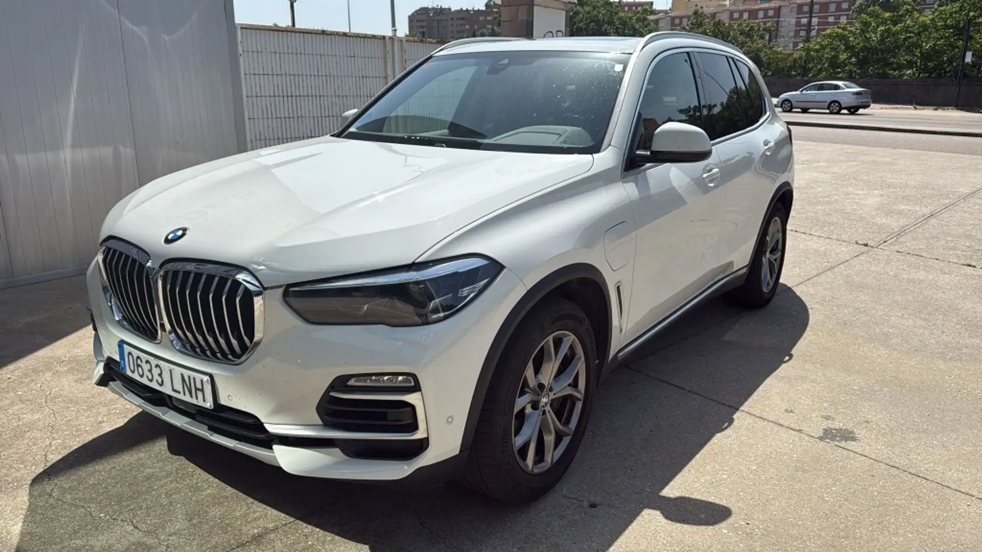 BMW X5 xDrive 45e xLine Weiß - 1