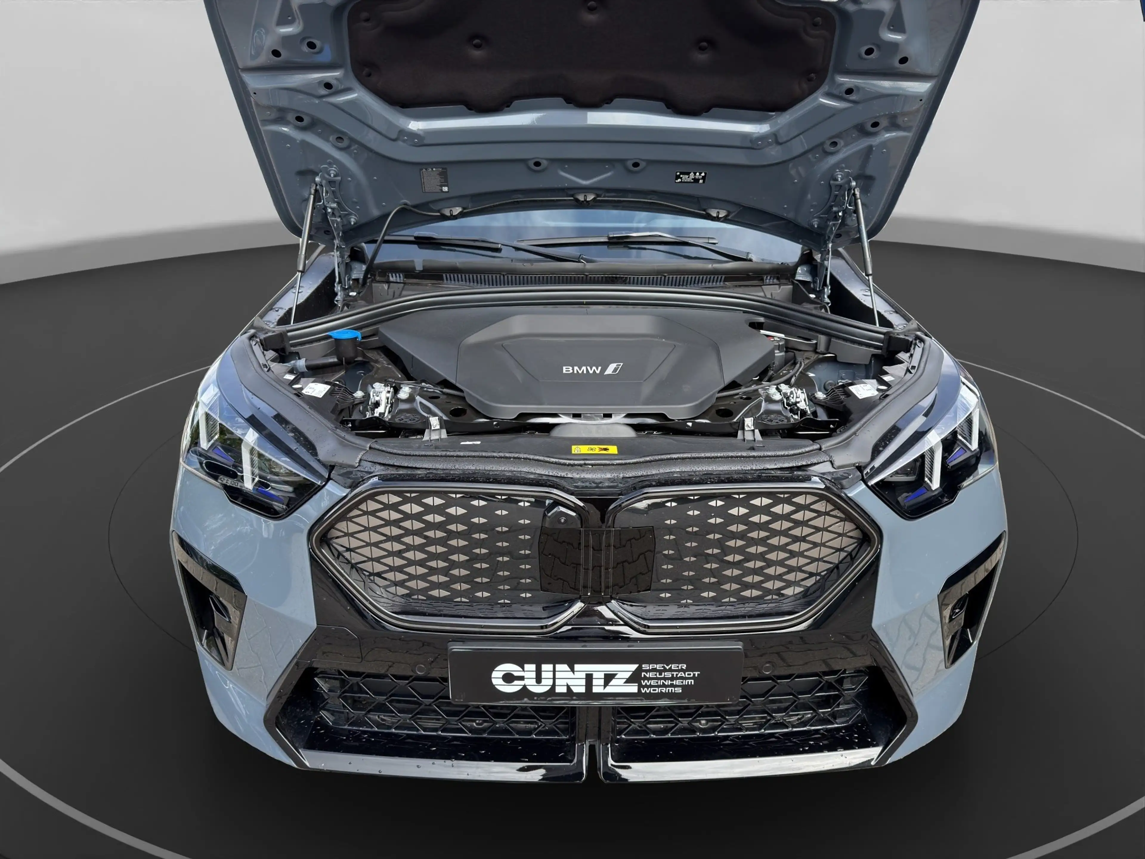 BMW iX2 xDrive30 — photo 15