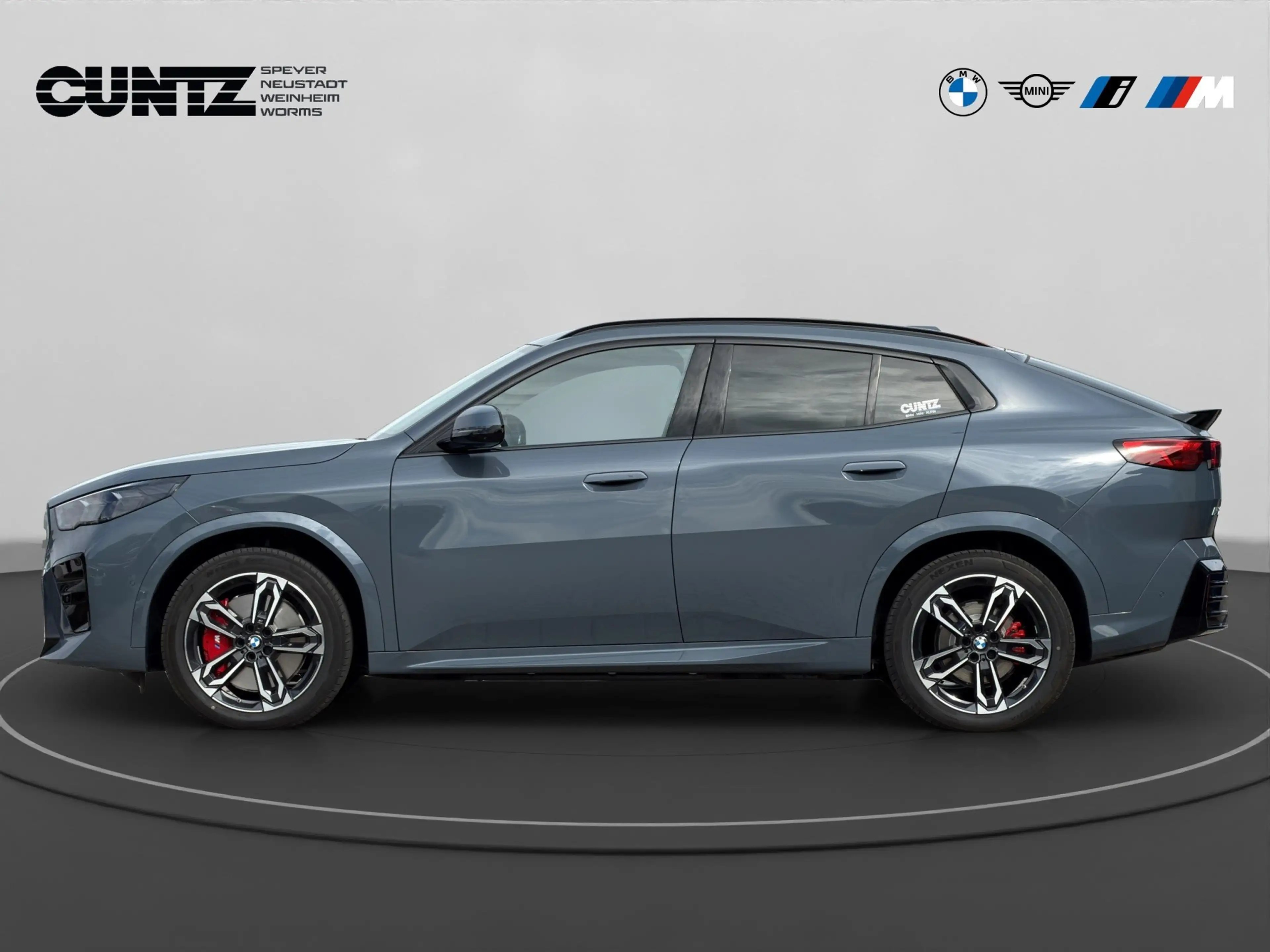 BMW iX2 xDrive30 — photo 8