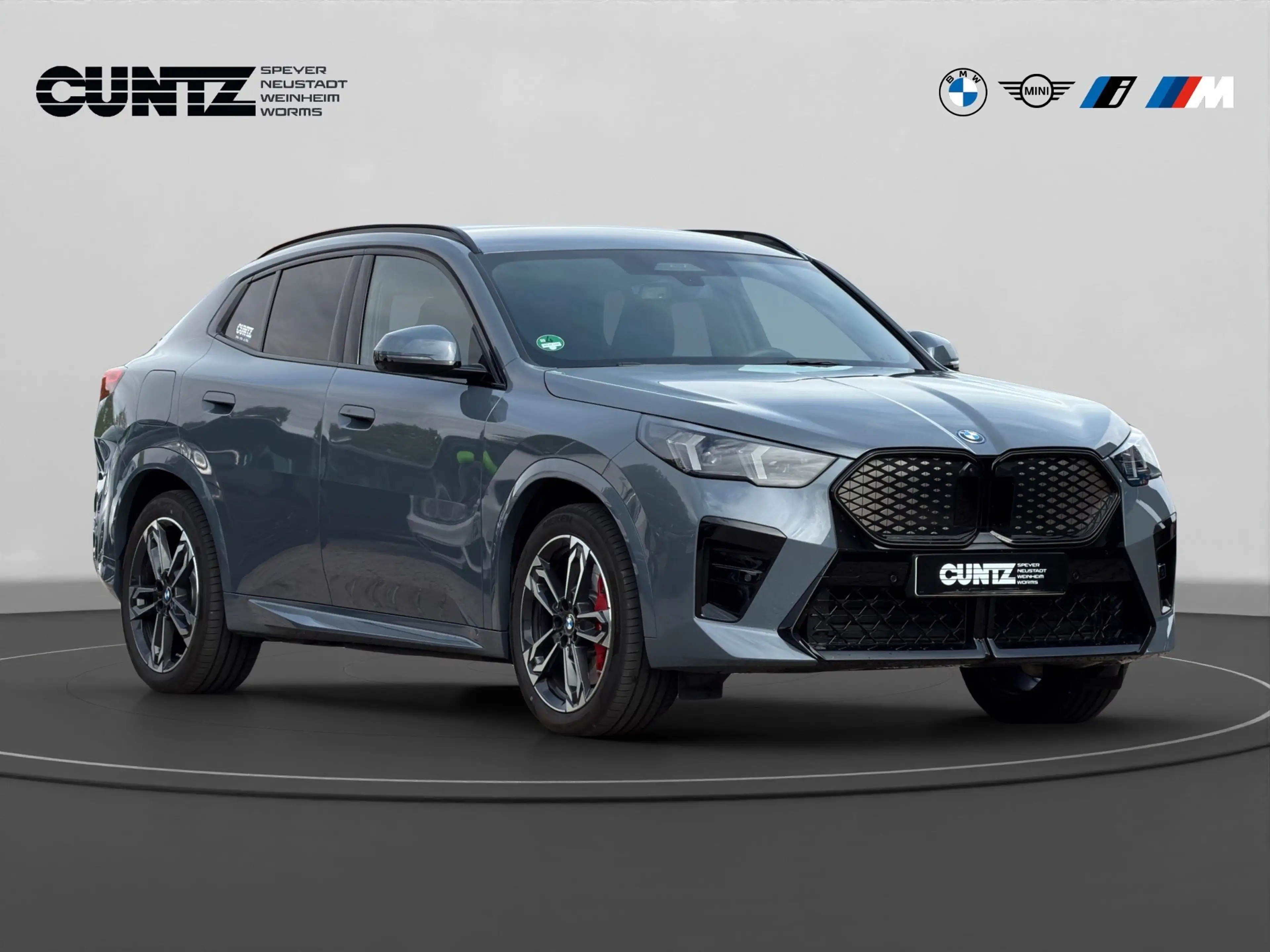 BMW iX2 xDrive30 — photo 3