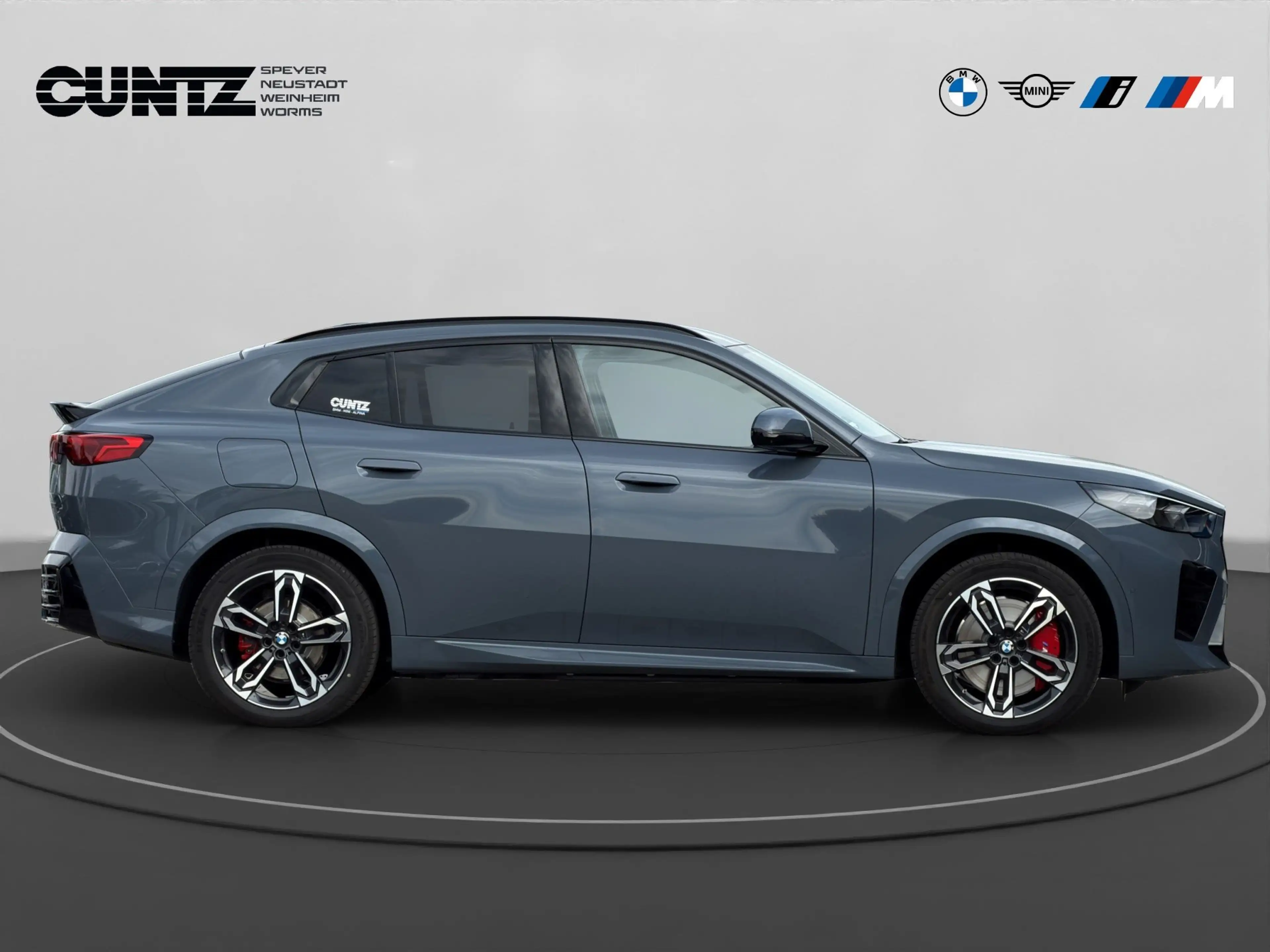 BMW iX2 xDrive30 — photo 4
