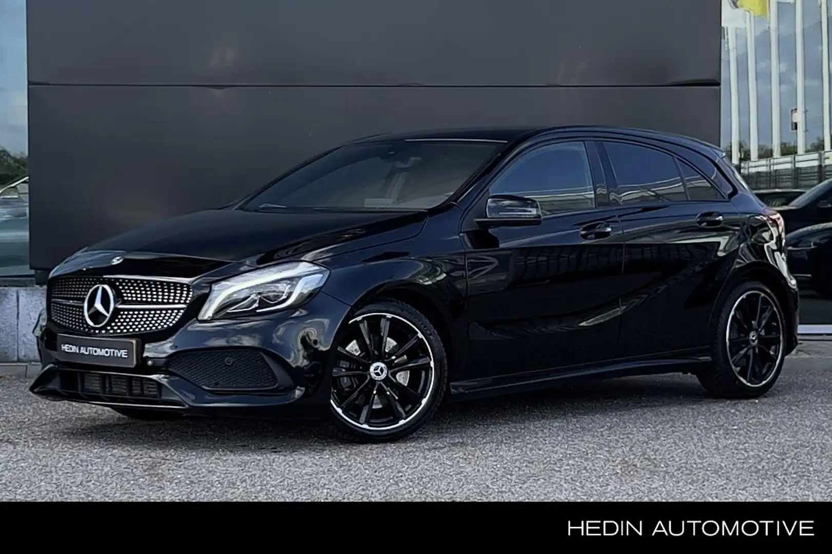 Mercedes-Benz A 250 A AMG Line WhiteArt Edition | Nightpakket | LED | Noir - 1