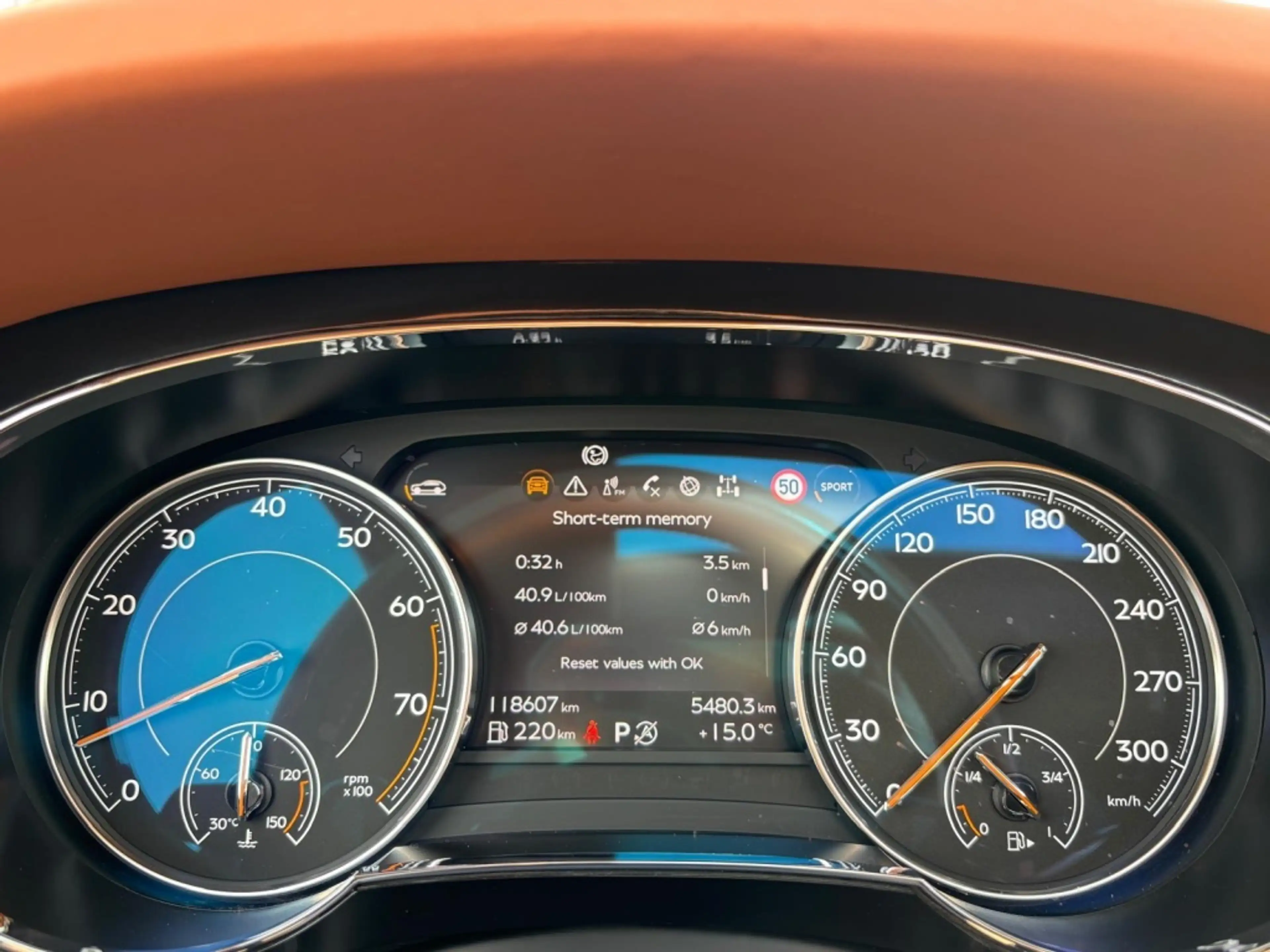 Bentley Bentayga 6.0 W12 Mulliner 2018 Zwart Carbon Akraprovic — photo 30