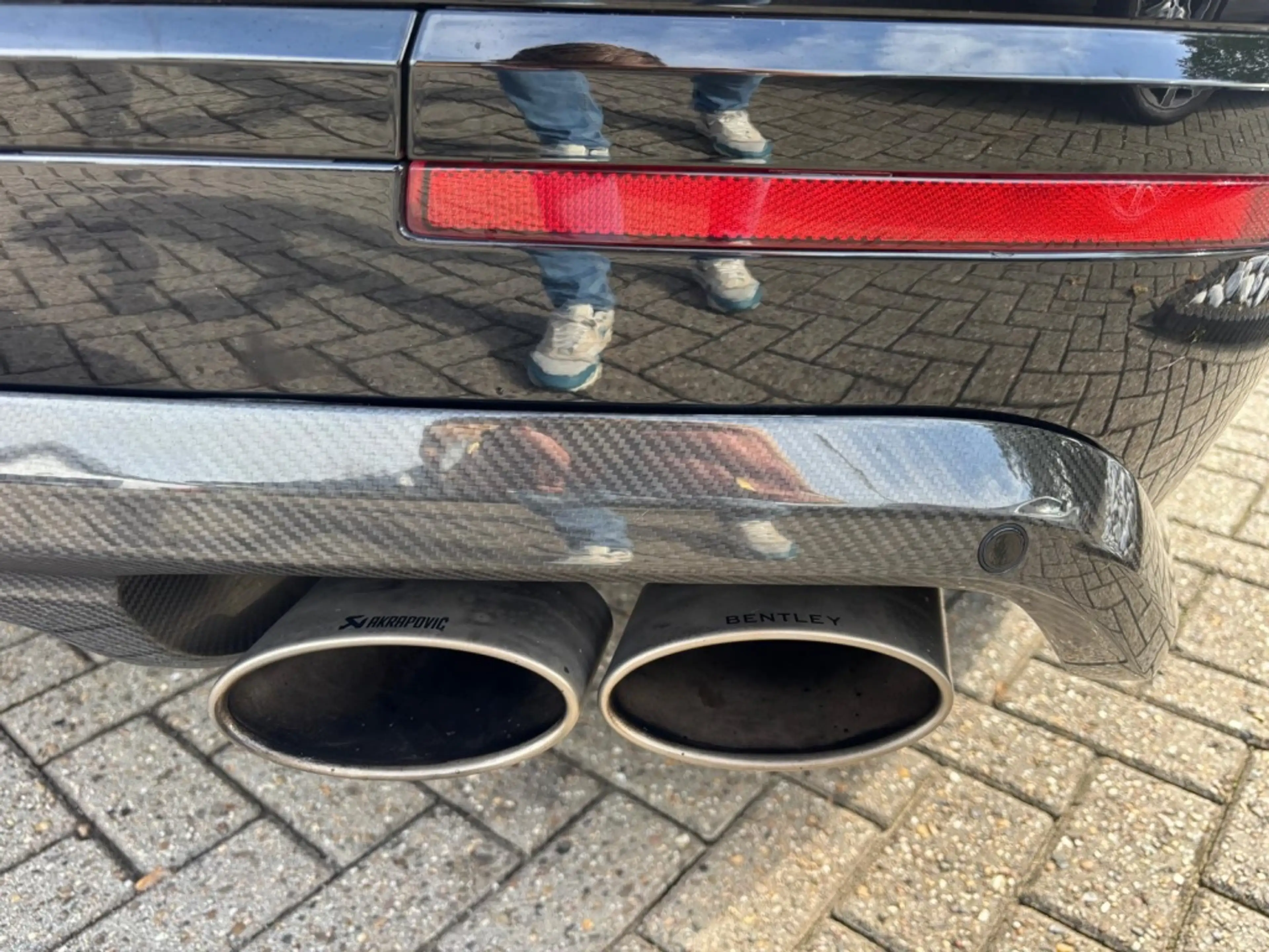 Bentley Bentayga 6.0 W12 Mulliner 2018 Zwart Carbon Akraprovic — photo 13