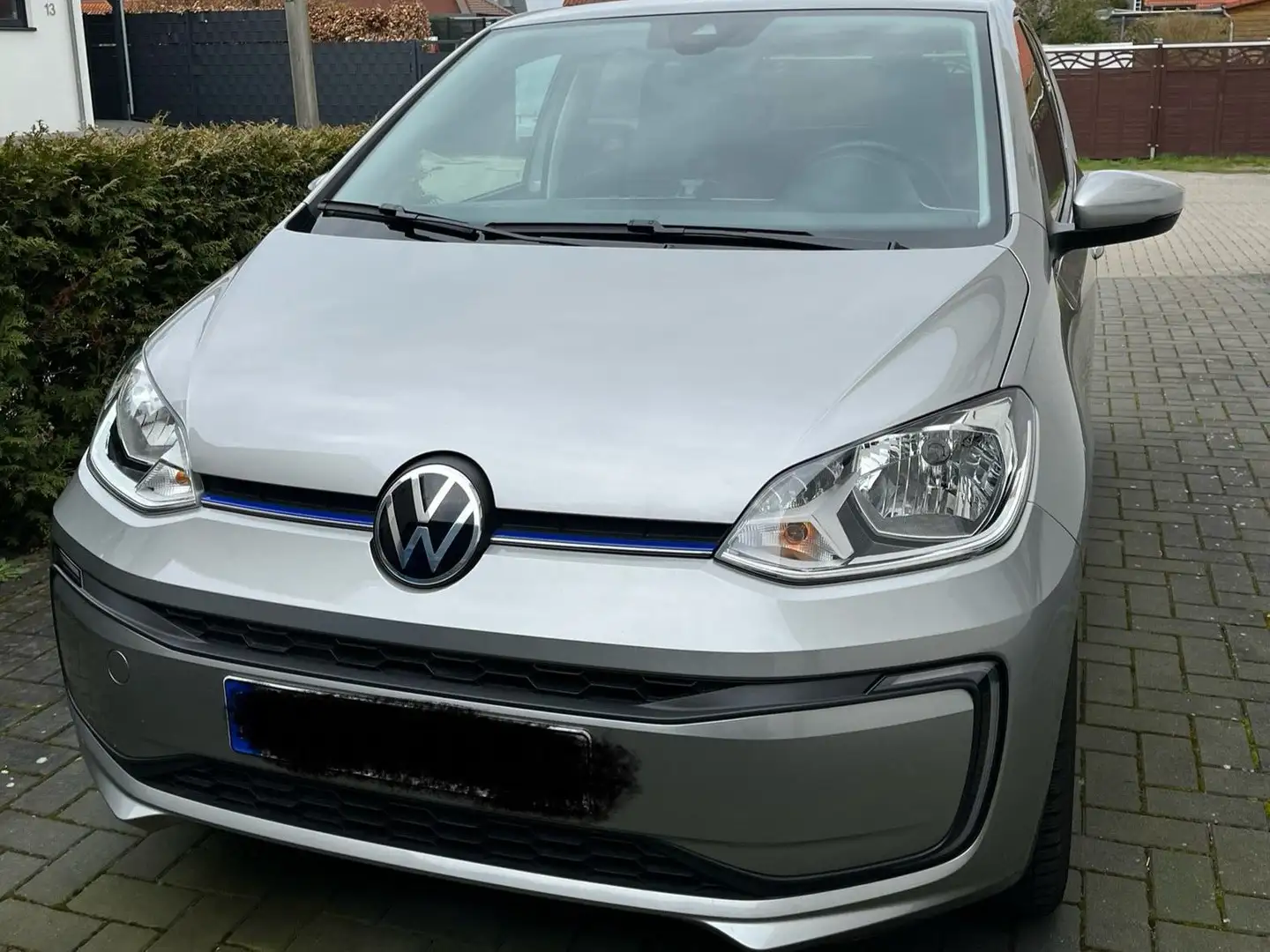 Volkswagen e-up! Style "Plus" Gümüş rengi - 1
