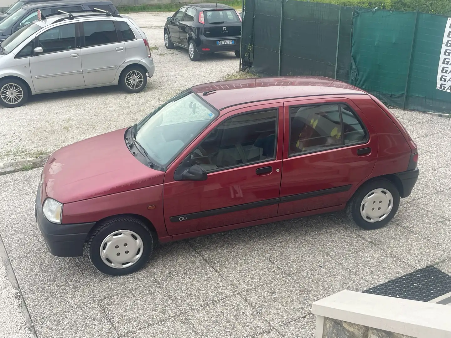 Renault Clio 1.2b Red - 2