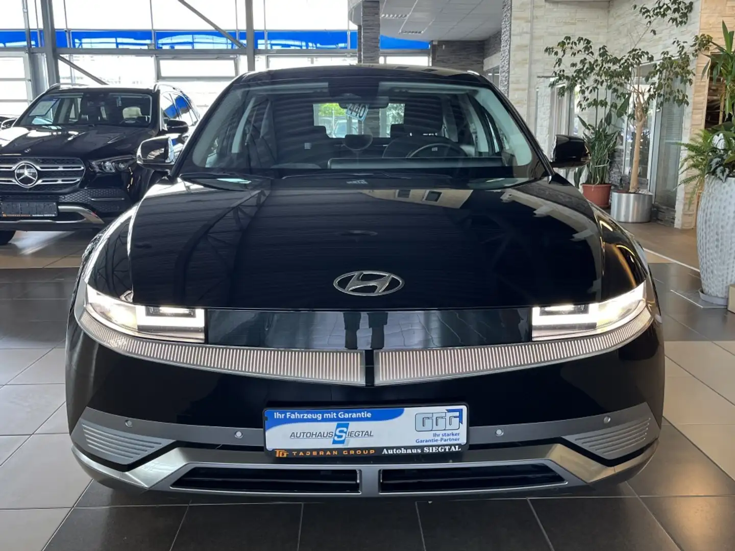 Hyundai IONIQ 5 Dynamiq LED Navi NSCC R.Cam PDC SHZ BLIS Noir - 2