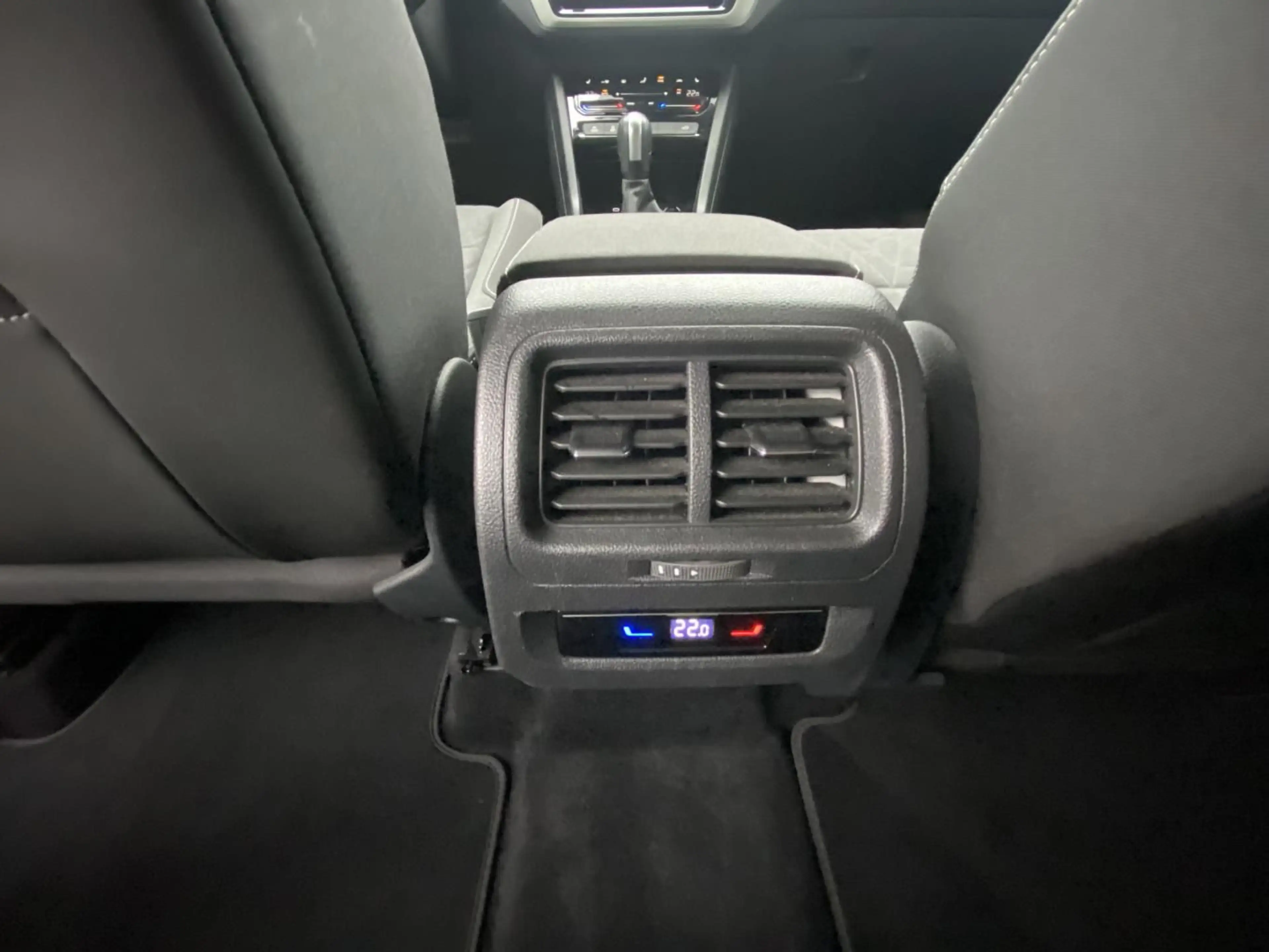 Volkswagen Touran 2.0 TDI DSG MOVE APP-CONNECT+VIRTUAL-COCK — photo 14